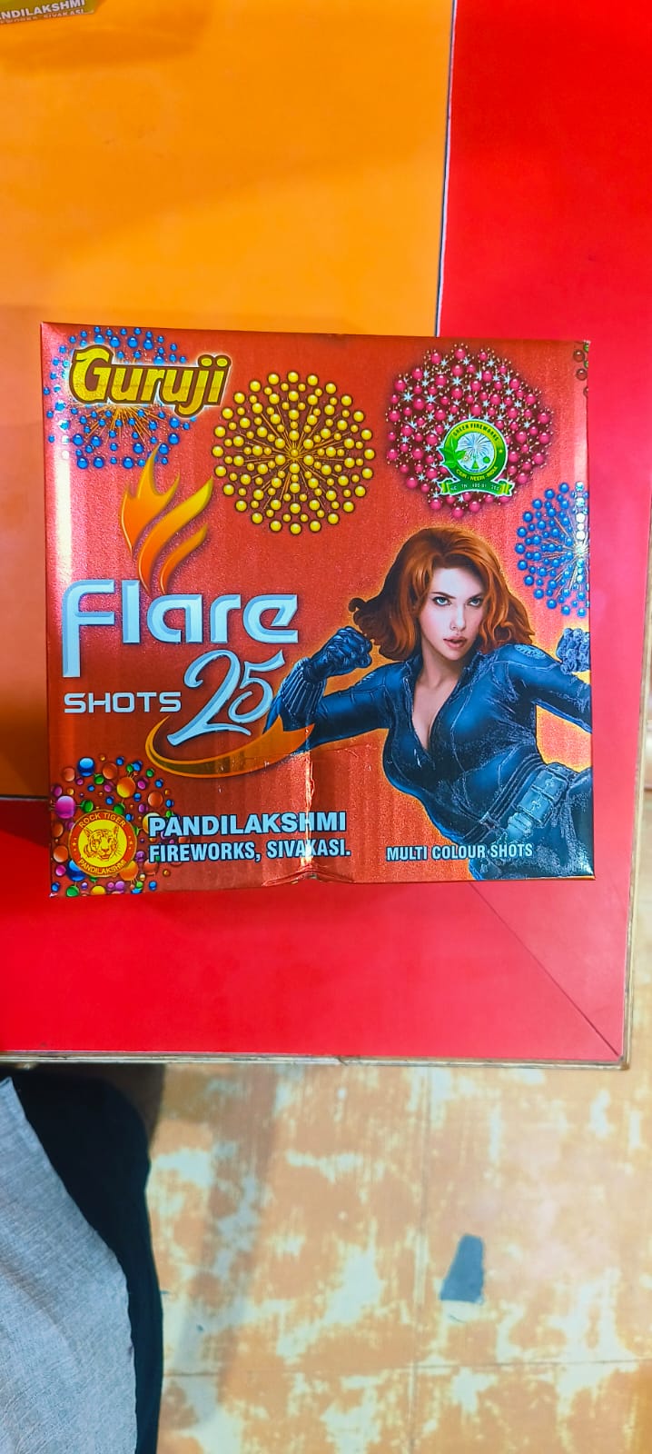 25 Shots - (Crackling + Red & Green)